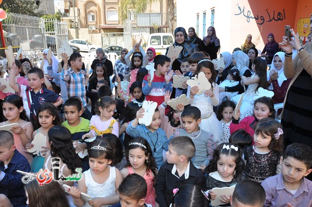 كفرقاسم – فيديو: بساتين الامل, السلام , والمحبة تحتفل بعيد الام على انغام عمو انس وجوقته ..